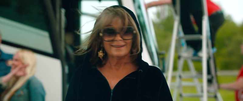 Wow. That's her. - Die Wenche!