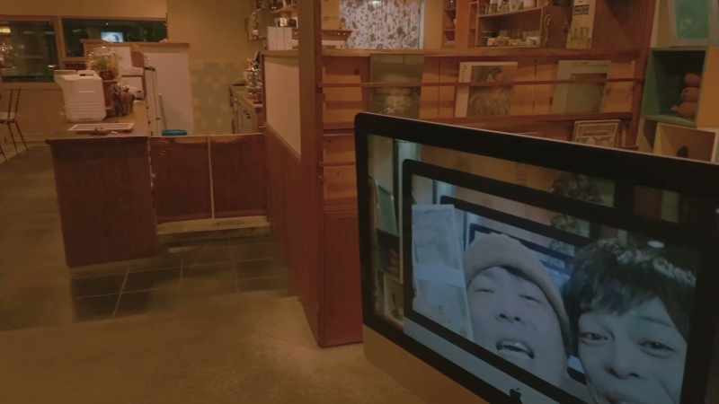 Wow, the Droste TV is amazing