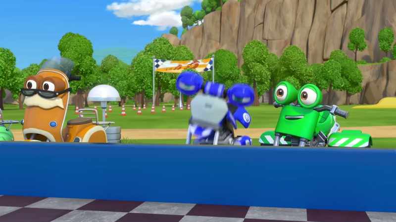 Yeah! Go on, racers! Yeah!