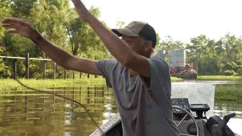 Yeah, I seen him from way back there coming down the bayou