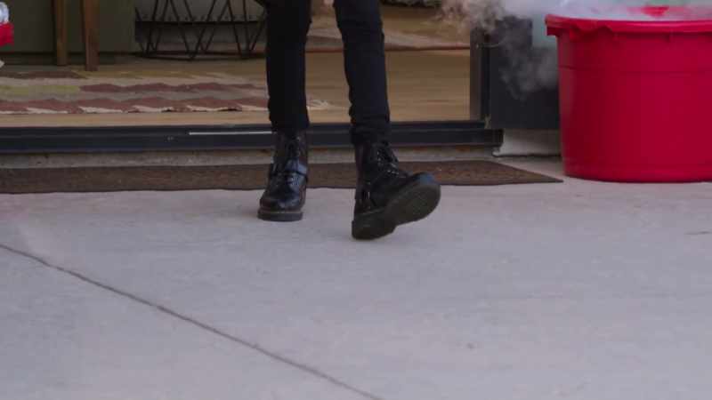 �� Yeah, I'm bad to the bone ♪