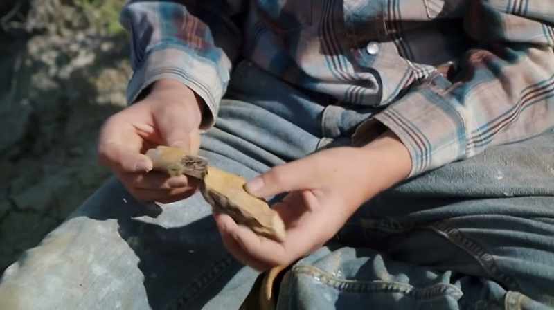 YEAH, RIGHT THERE, BUT I DON'T KNOW WHAT IT IS