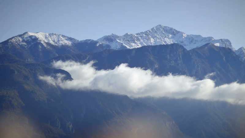 Yeah. -What is that mountain range over there?