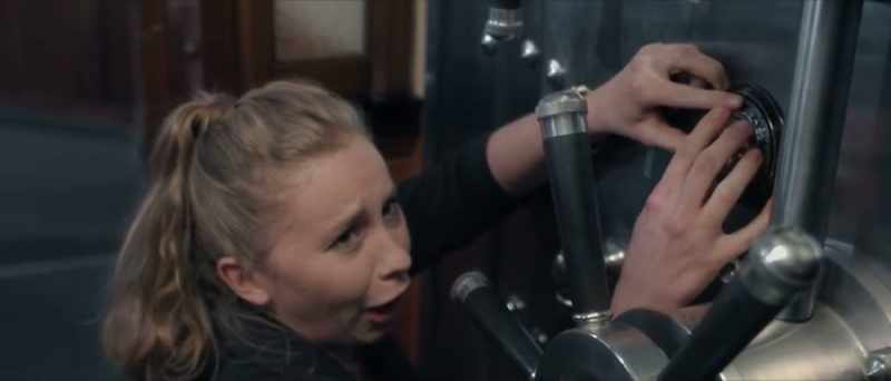 [yells] Move it! - [whimpering] I'm sorry