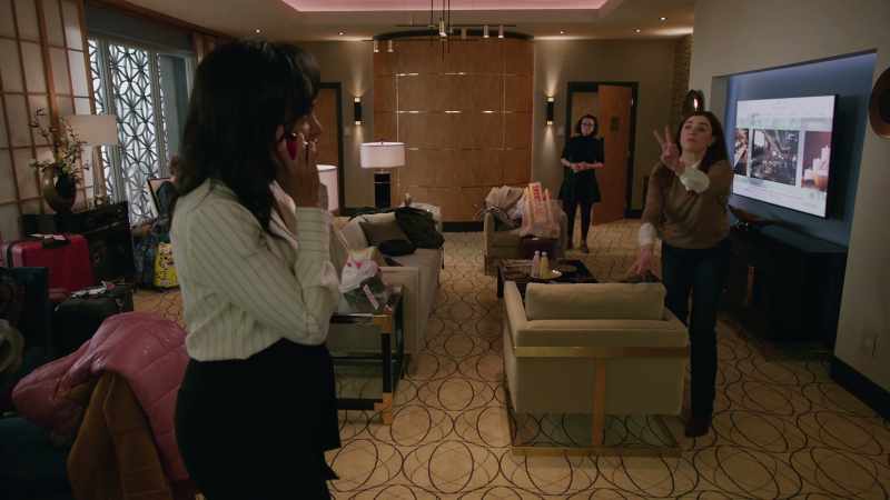Yes, hello. Beechtree Lane. -[gasps]