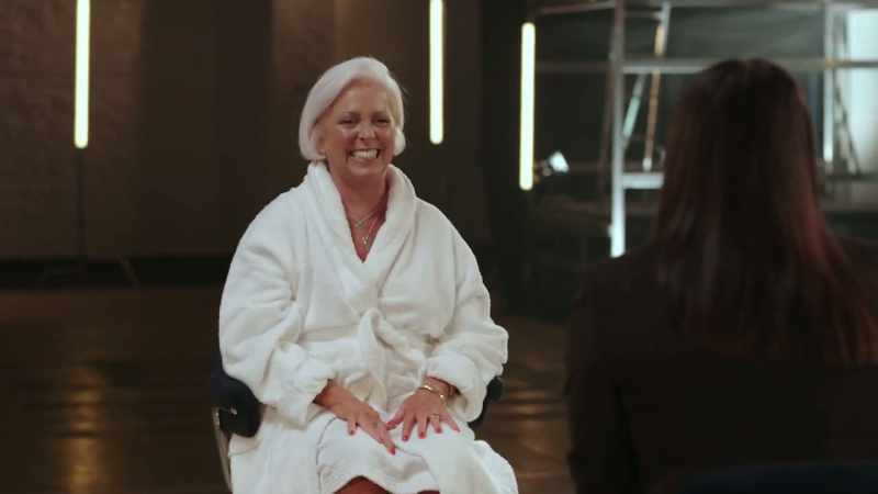 Yes, I know. It's the dressing gown that's the problem