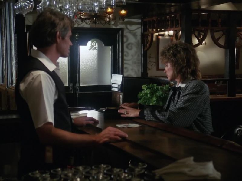 Yes, ma´am? - Ahem, vodka, please
