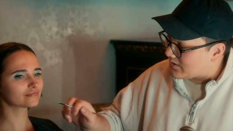 Yes. So, my actress has really nice lips, so I wanna accentuate those