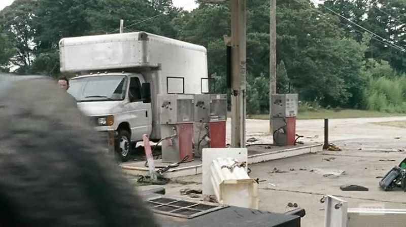 Yo, give me a hand with this