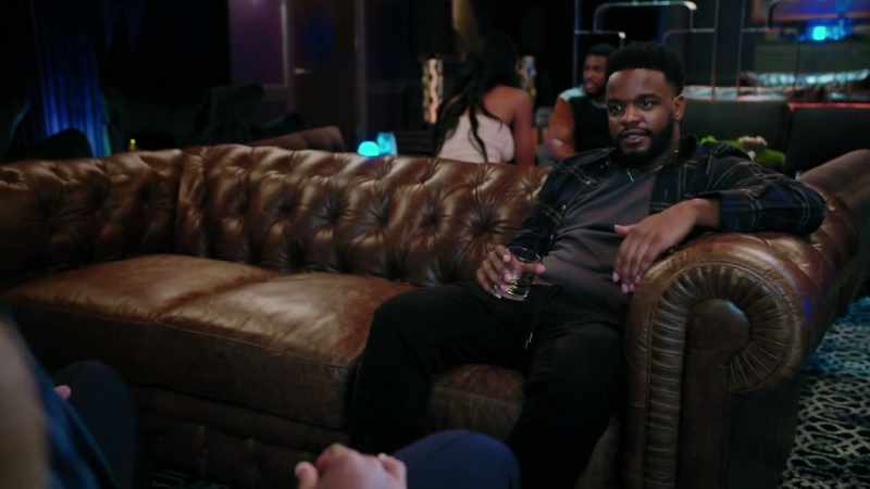 Yo, where she at with my drink? - Dude, she lonely, I'm lonely