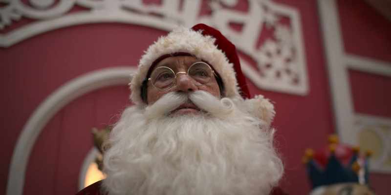 Yo, what about that Santa? The look on his face