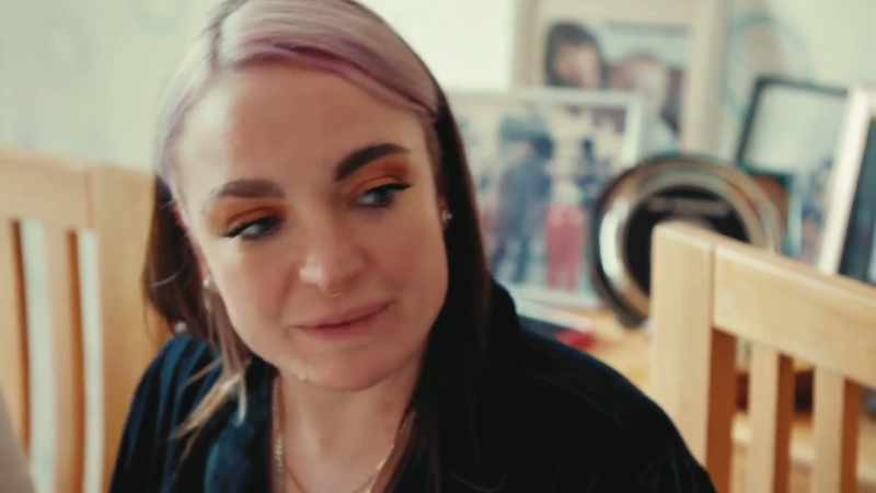 You cannot put the 2021 lens