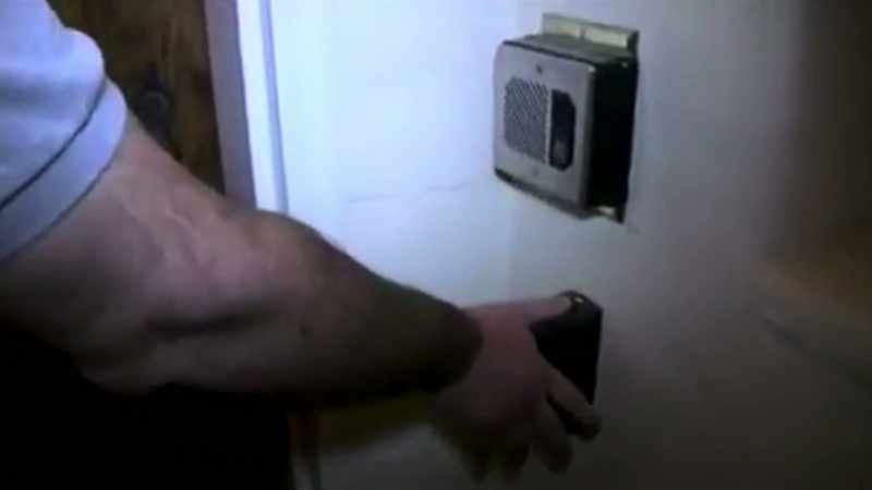 You have to put your thumb here