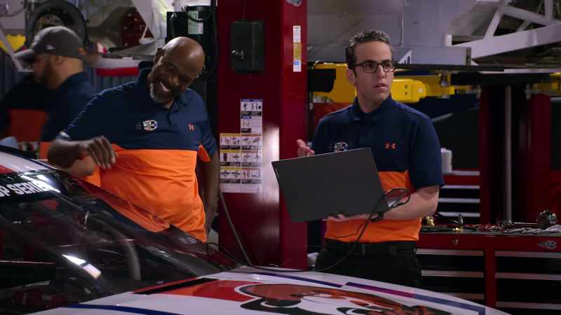 You know an engine's runnin' smooth when it makes your fillings rattle