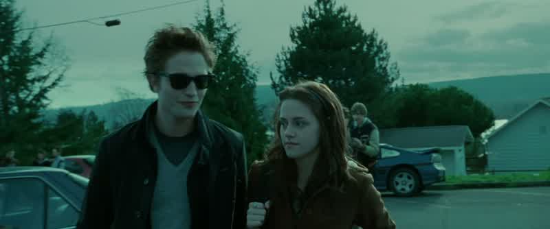 You know everybody s staringNot that guy No he just lookedI m breaking all the rules now anywaySince I'm going to hell