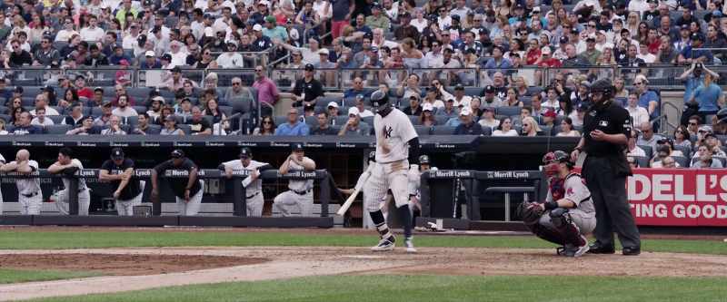 You know his slider drops like that! -Be elite! Come on!