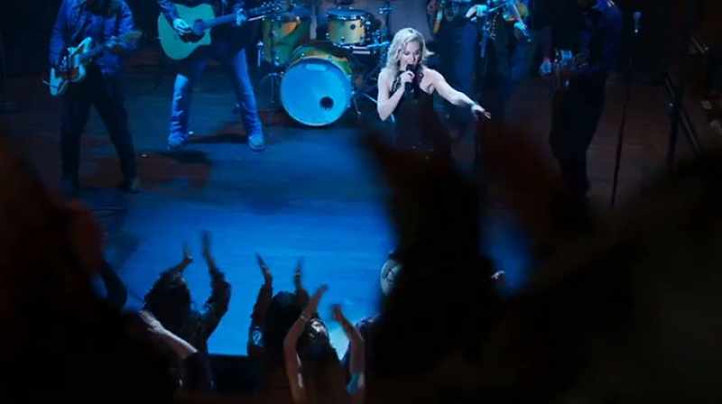 �� You might think She's a high class romance ♪