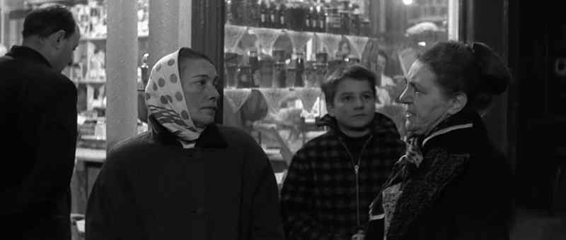You mustn't make your mother mad You have to handle her gently