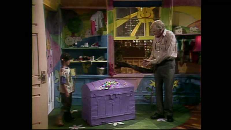 You painted my antique trunk? - Yeah!