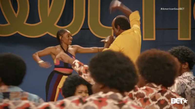 �� You raise your left arm up ♪