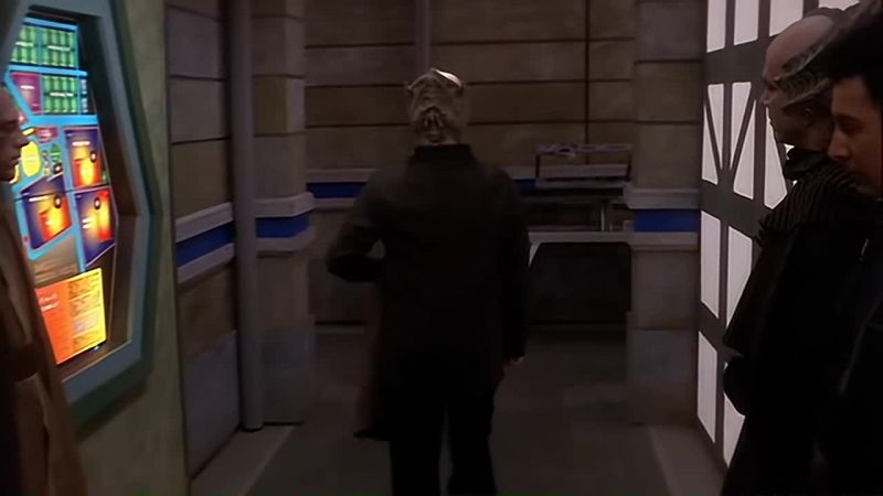 You see anything? - Nothing. Nobody's around