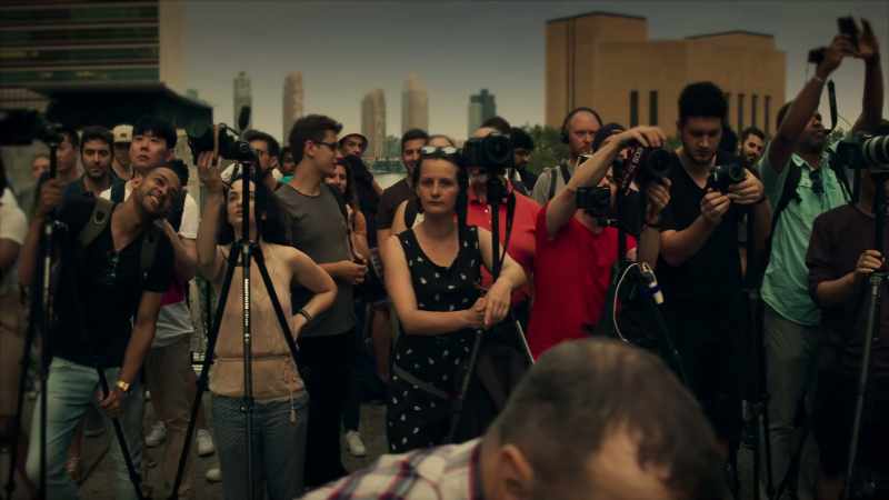 you-see-guy-in-the-crowd