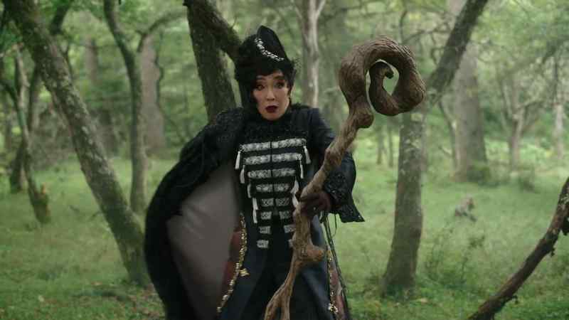 You see? I'm much more stylish than your average witch