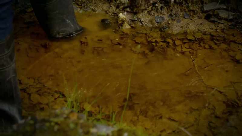 YOU SEE THE COLOR, TYPICAL SULFUR COLOR