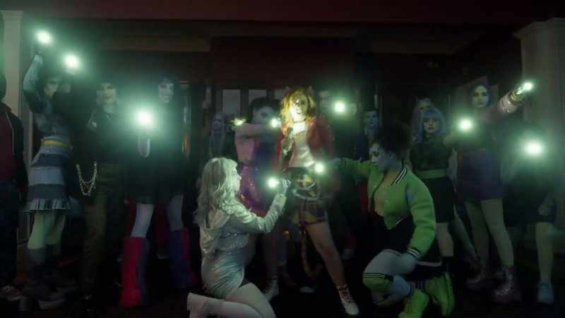 �� You should be afraid, - yeah, you know I'm right ♪