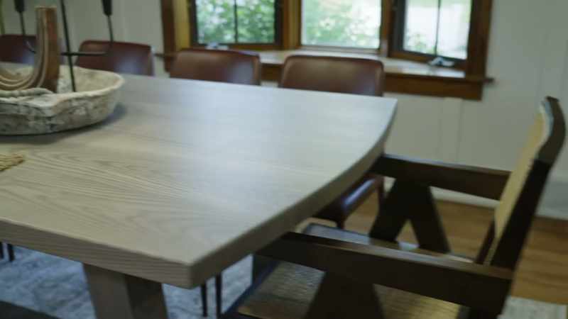 You technically could do two chairs here at the end. -[Danny] Yeah