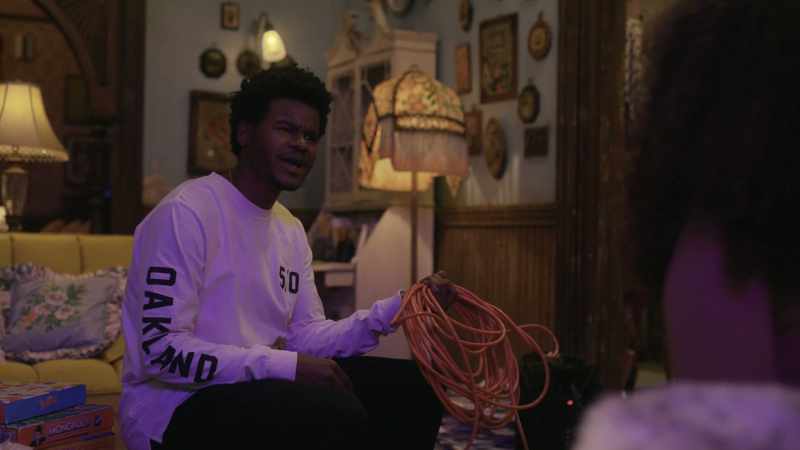You think me walkin' around with an extension cord