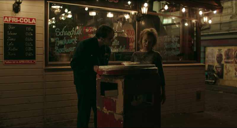 You waiting for someone? - No, I'm going soon