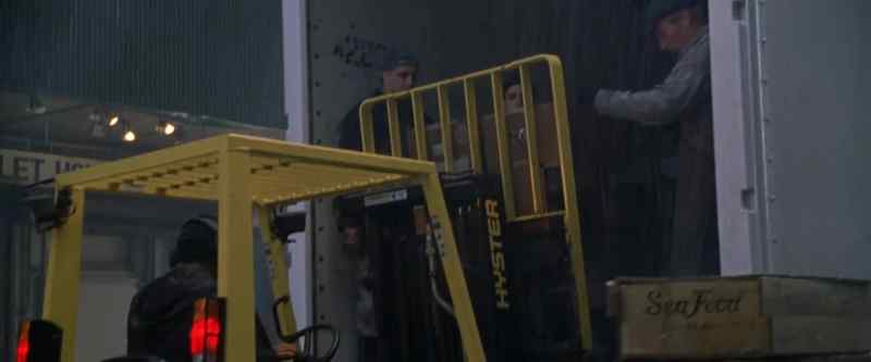 You wanna unload this thing? I'm getting soaked here