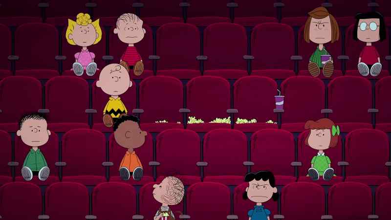 Your dog is making a mockery of my cinematic experience