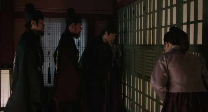 Your majesty, lord Lee and the governor are here
