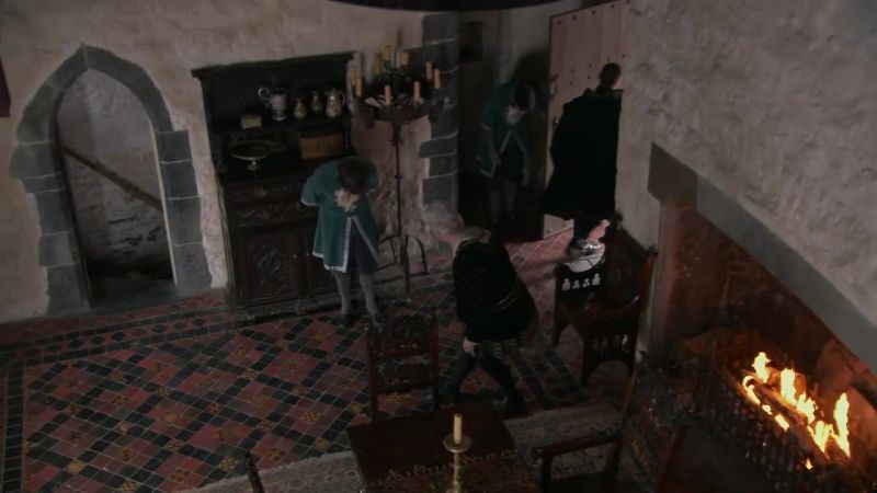 Your Majesty. - Open the door