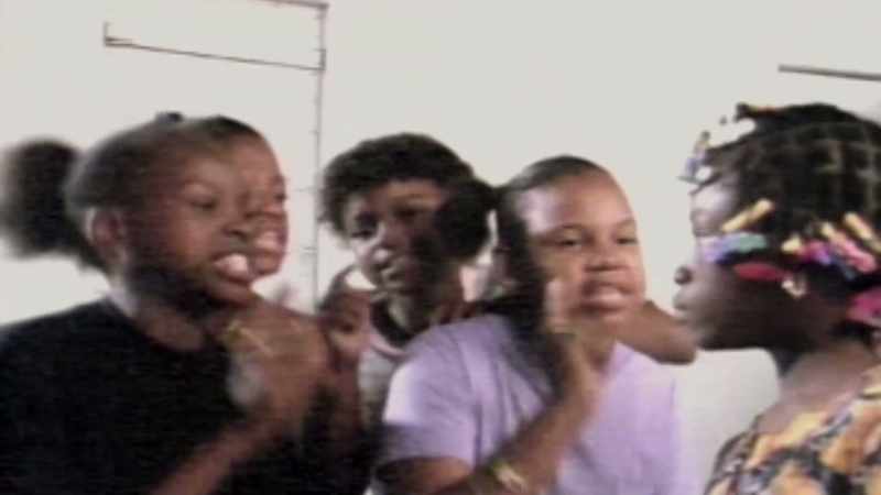 �� Your mama's on crack rock ♪