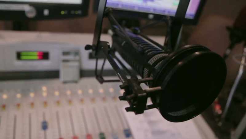 YOU'RE LISTENING TO 89.5 KMFA AUSTIN