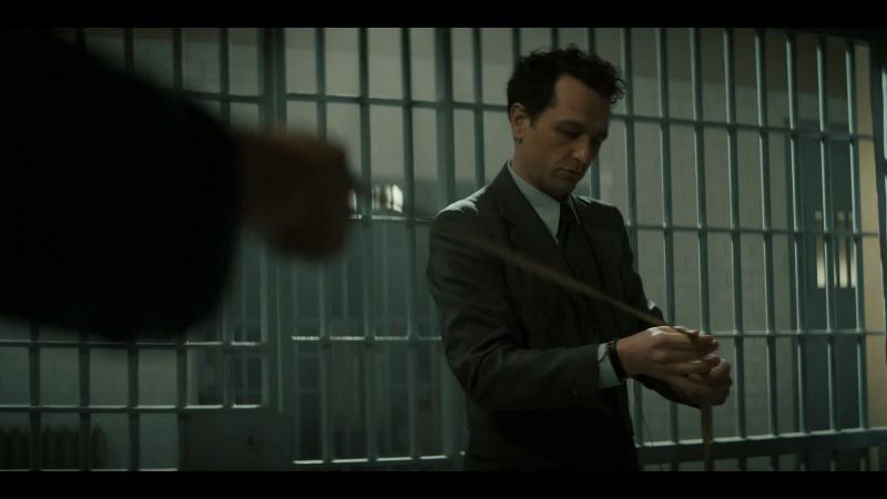 You're right-handed? -Yeah