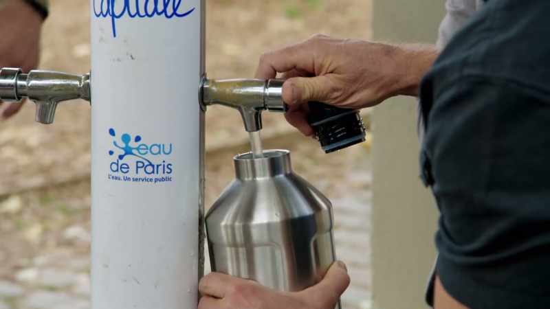 [Zac] Aside from how bad single-use water bottles are for the environment
