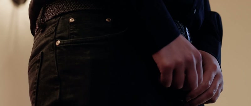 (zipper unzips)