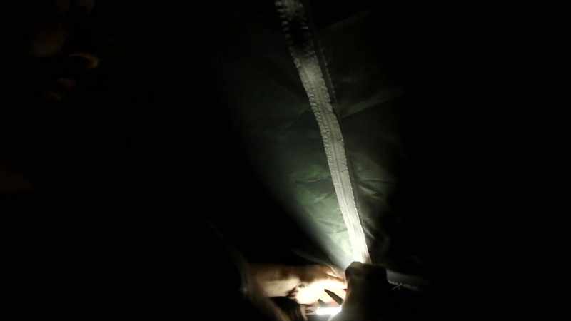 (zipper zipping)